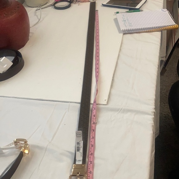 Michael kors twist reversible belt. - Picture 15 of 16